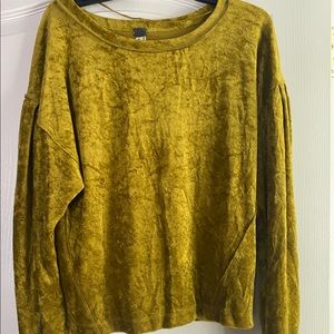 Never been worn, Free People crushed velvet top